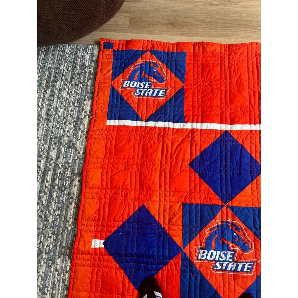Boise‎ State Broncos Quilt Throw Blanket Orange Blue 54x84 Logo Chair Inc NCAA